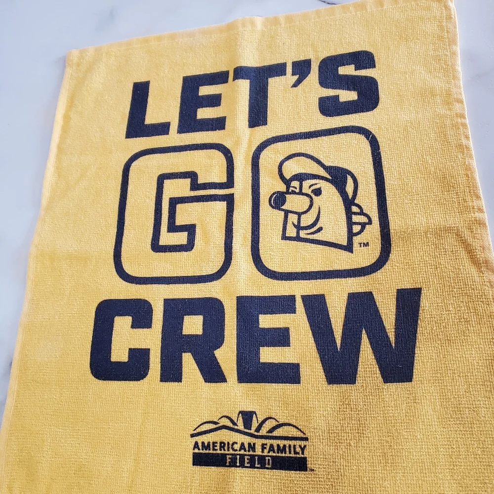 Milwaukee Brewers Miller Lite Winter Beanie Hat & Rally Towel